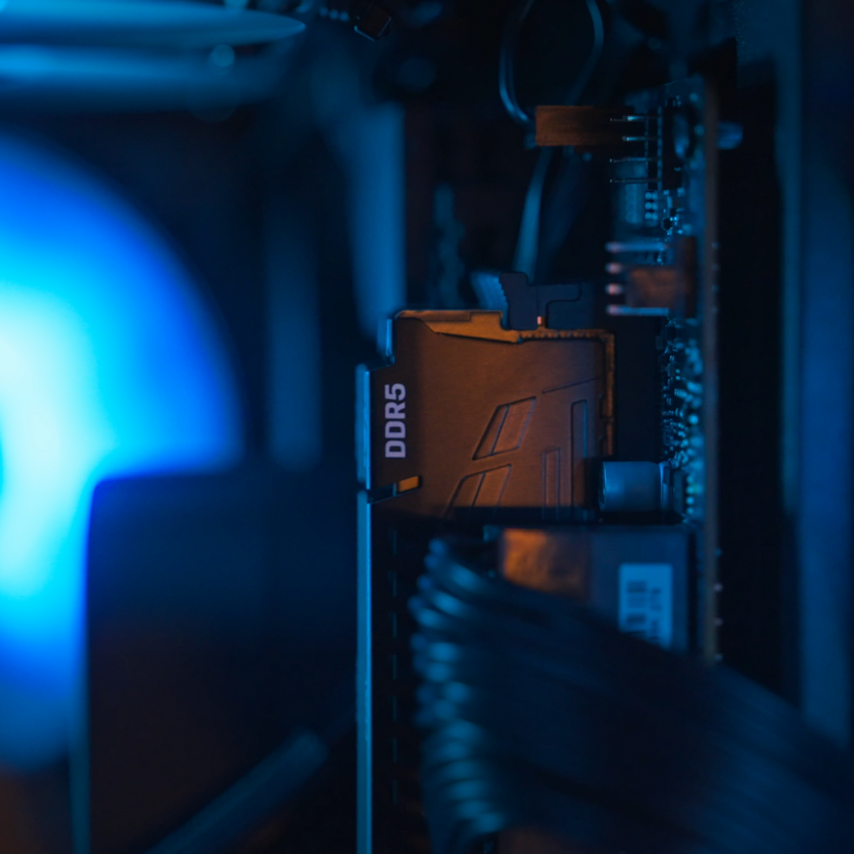 Herní PC i7-13700KF RTX 4070 Ti – 2TB 32GB