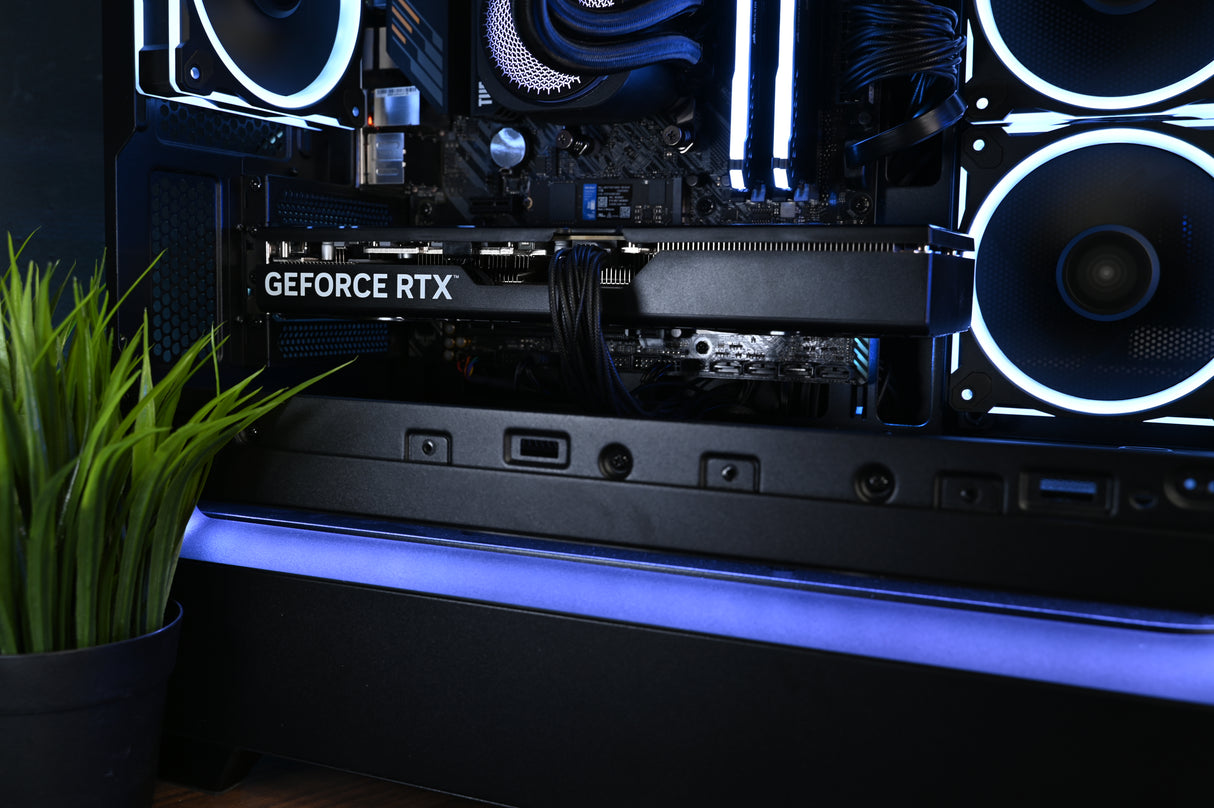 Herní PC RTX 5070 Ryzen 7/9 1TB 32GB - doporučena kanálem GeekBoy