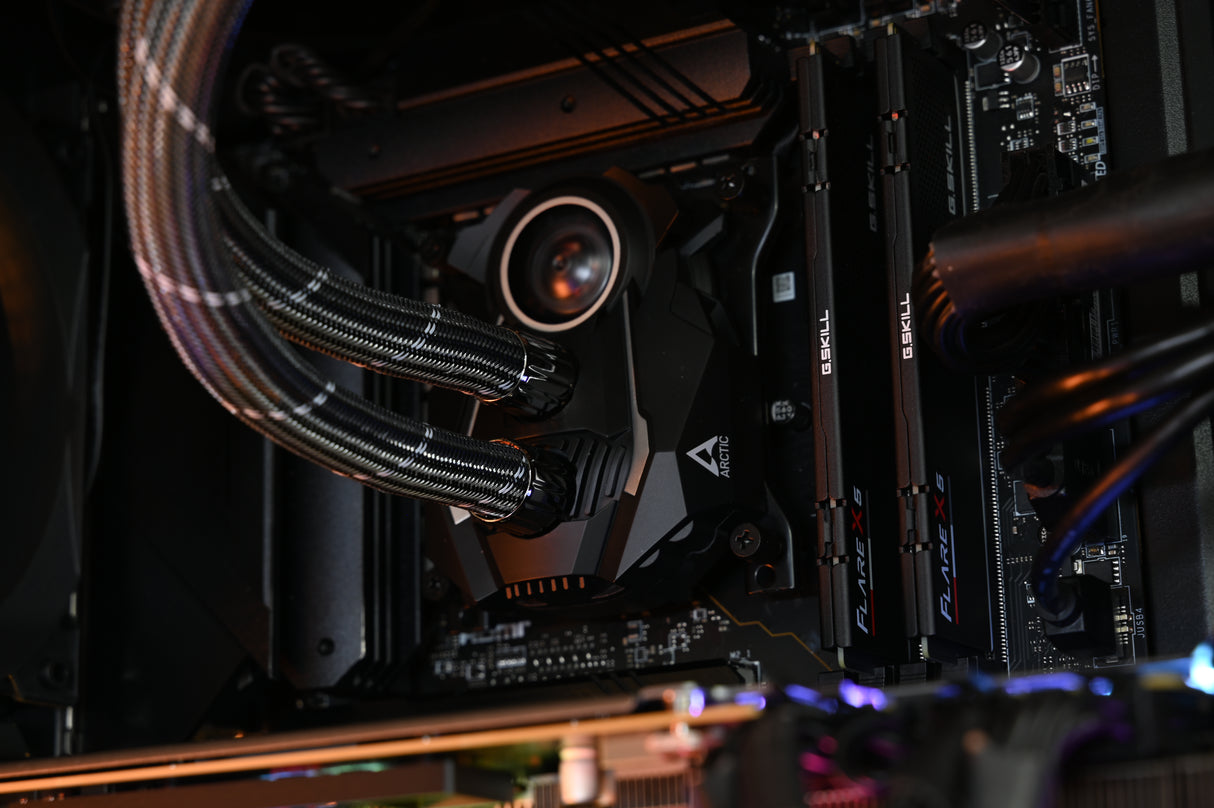 Herní PC RTX 3080 Ti i7-14700 2TB 32GB