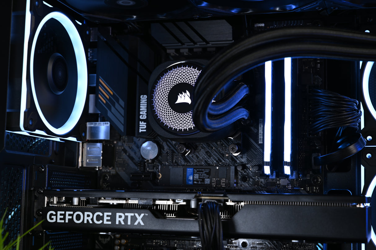 Herní PC RTX 5070 Ryzen 7/9 1TB 32GB - doporučena kanálem GeekBoy